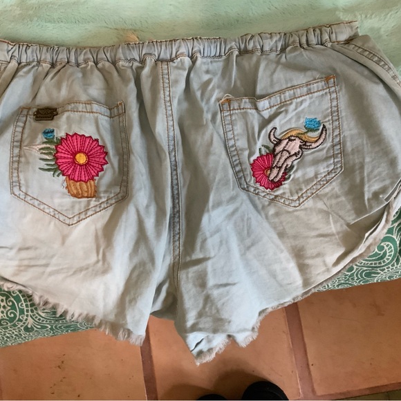 Spell & the Gypsy collective shorts. - Picture 4 of 7